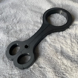 Een BDSM rigid fiddle in het zwart