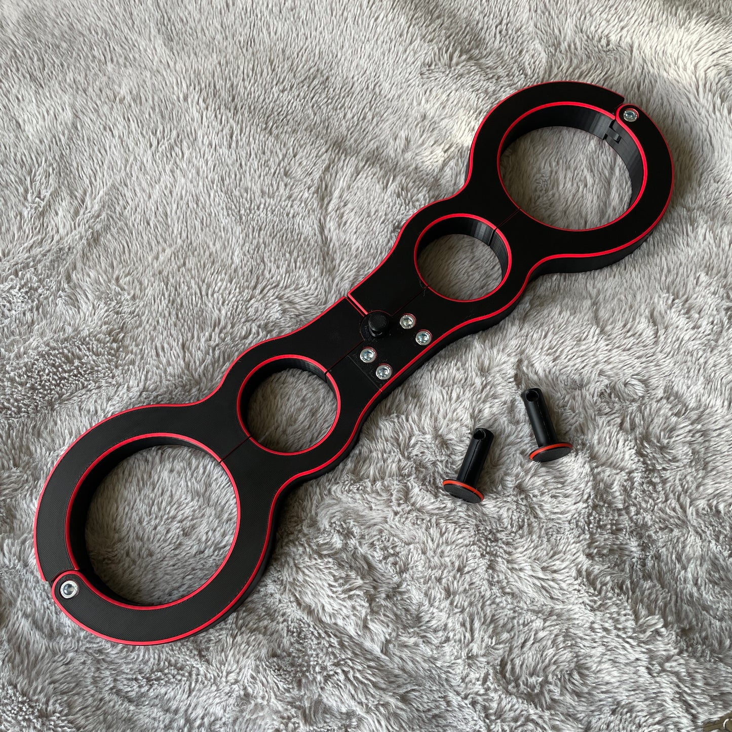 BDSM-Pranger – Hand- und Fußfesseln