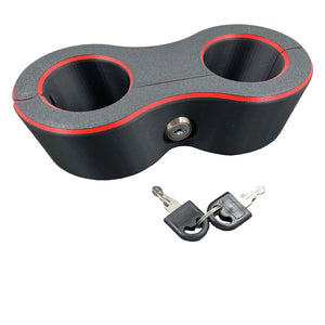 Een set polsboeien met slot voor BDSM in het zwart met rode accenten