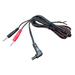 Een zwarte kabel voor e-stim producten met een Mystim plug en twee 2mm pluggen